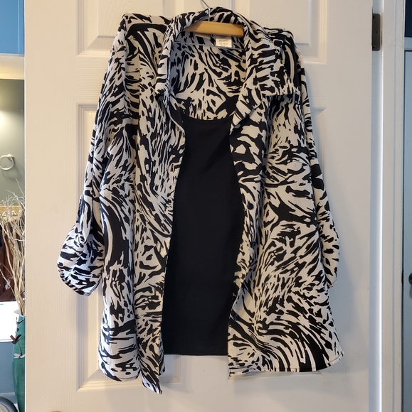 Just My Size Tops - 3x black & white blouse